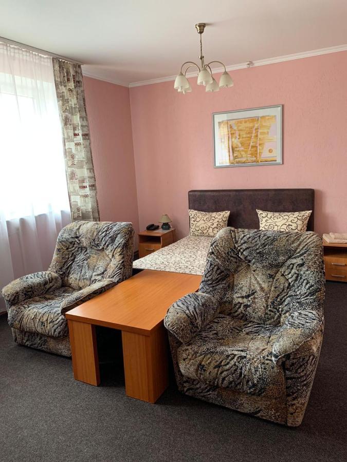 Hotel Kim Mahiljow Eksteriør billede